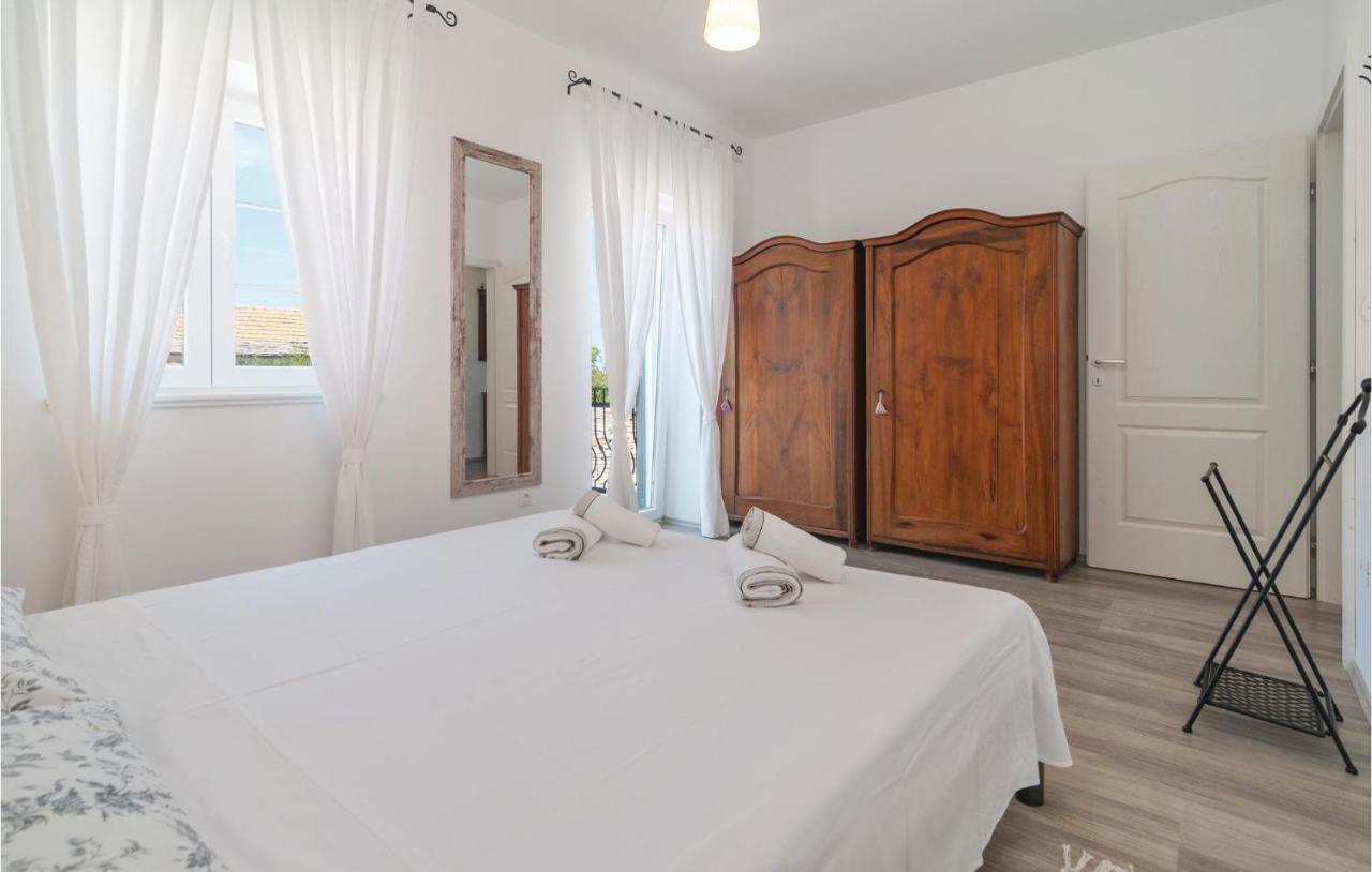Stunning Home In Primosten With Kitchen Eksteriør bilde