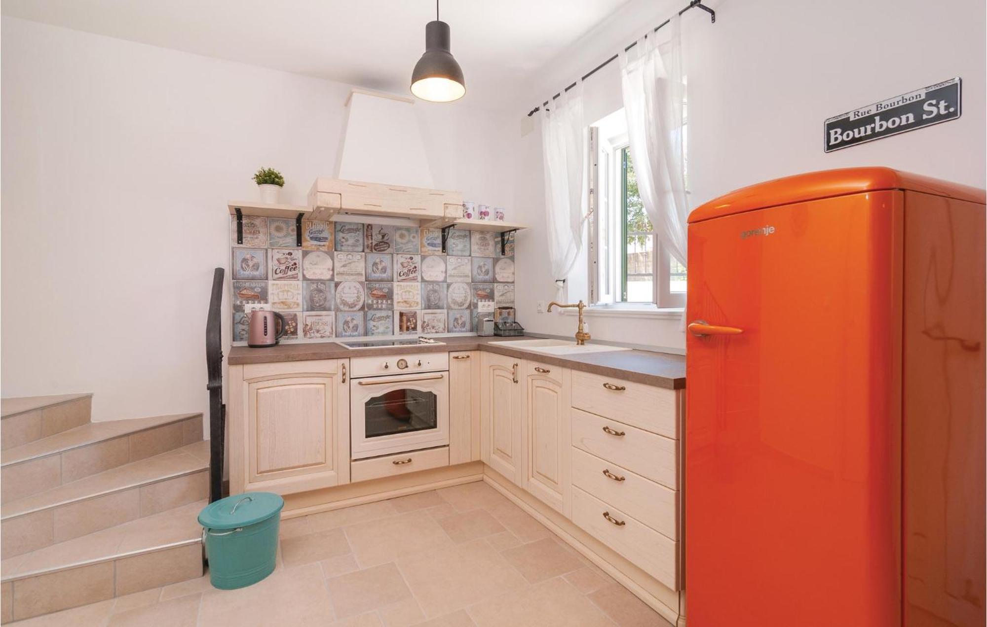 Stunning Home In Primosten With Kitchen Eksteriør bilde